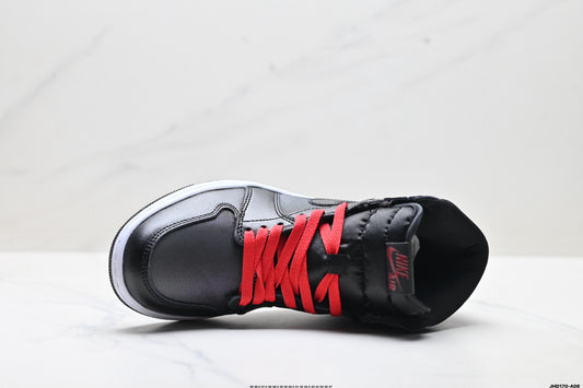 Air Jordan 1 Retro High Black