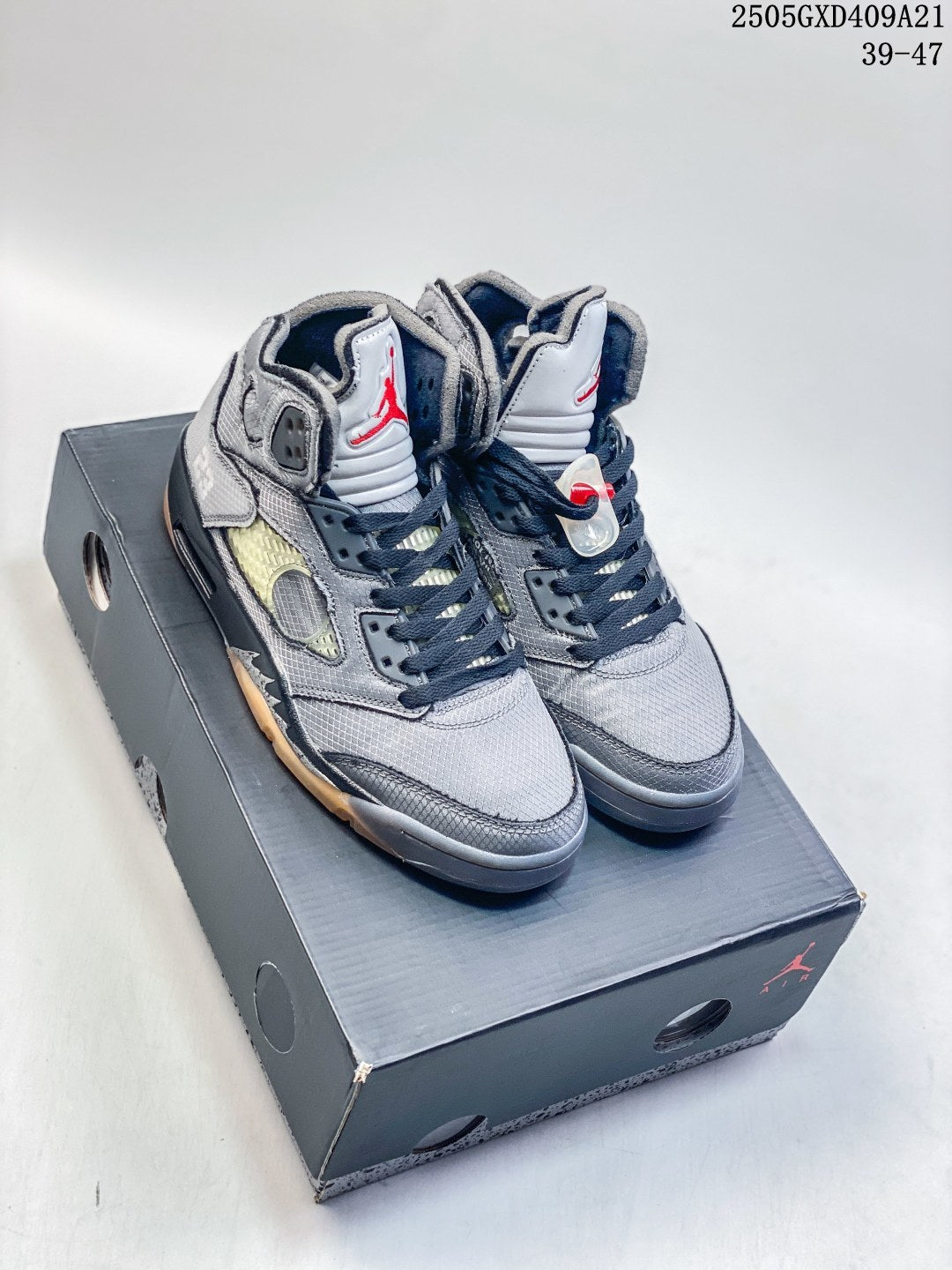 Air Jordan 5 Retro Grey