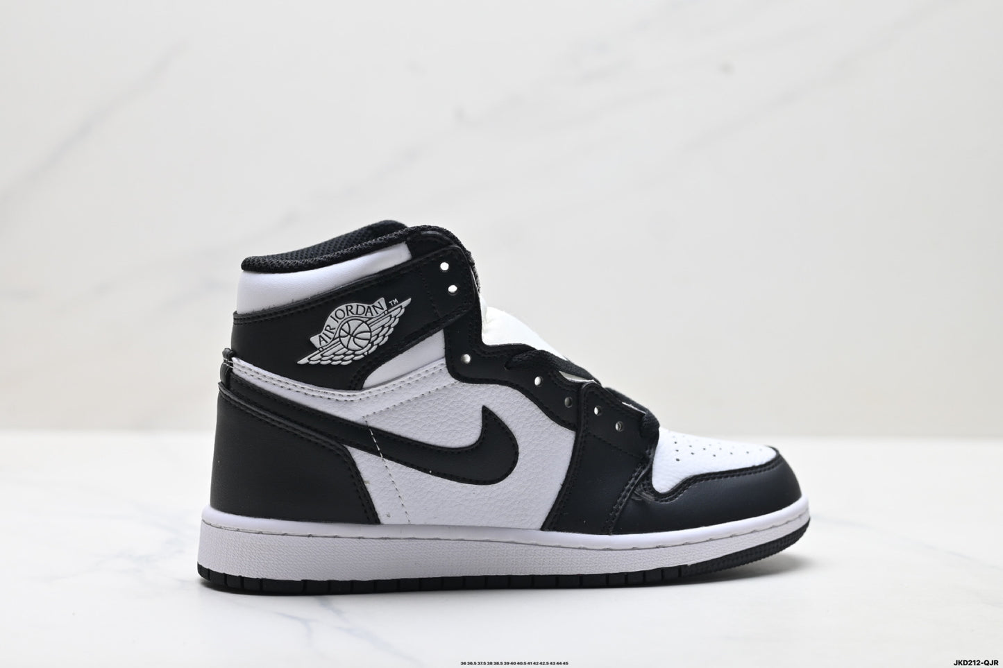 Air Jordan 1 Retro High Black White