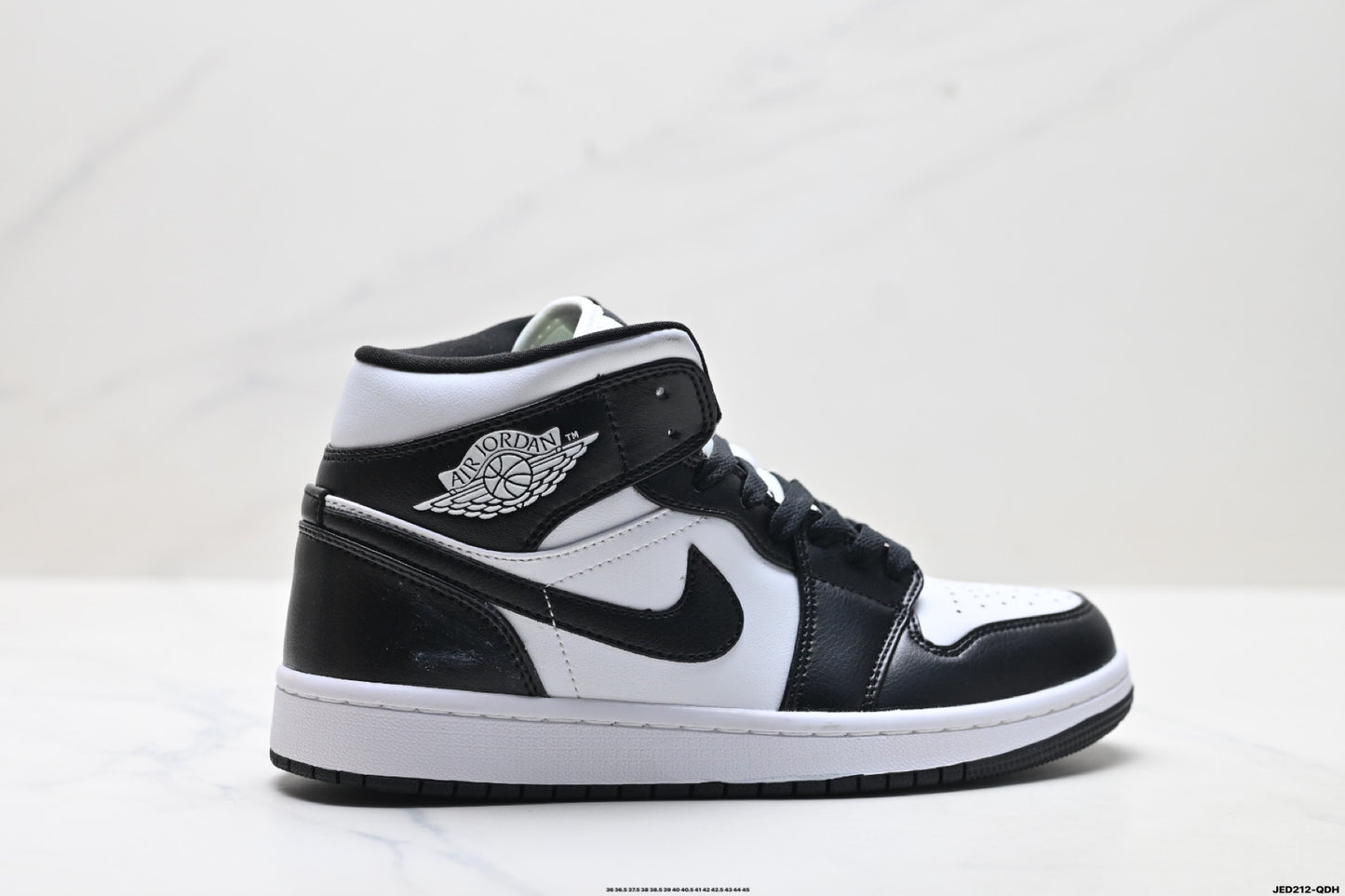 Air Jordan 1 Retro Mid Black White