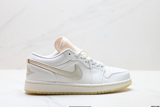 Air Jordan 1 Retro Low White Light Pink