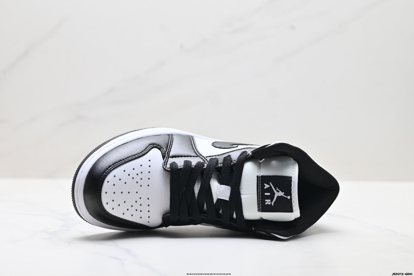 Air Jordan 1 Retro Mid Black White