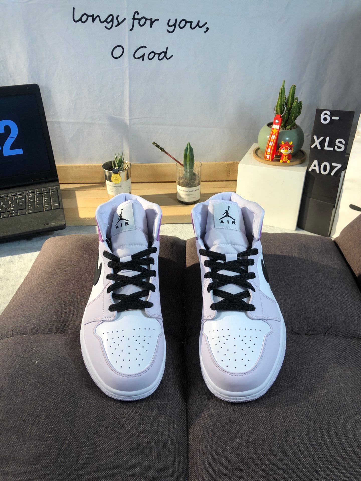 Air Jordan 1 Retro Mid Gradient Purple