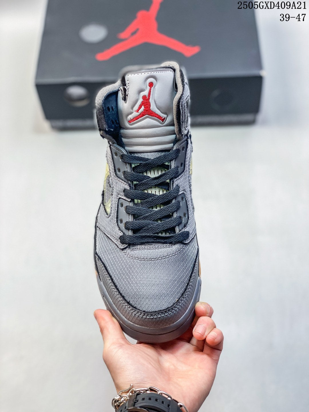 Air Jordan 5 Retro Grey