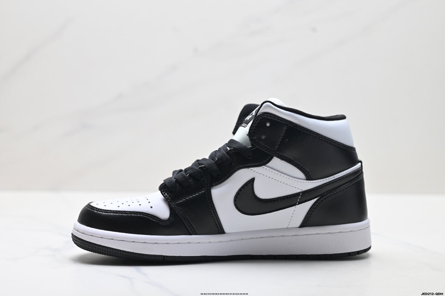 Air Jordan 1 Retro Mid Black White
