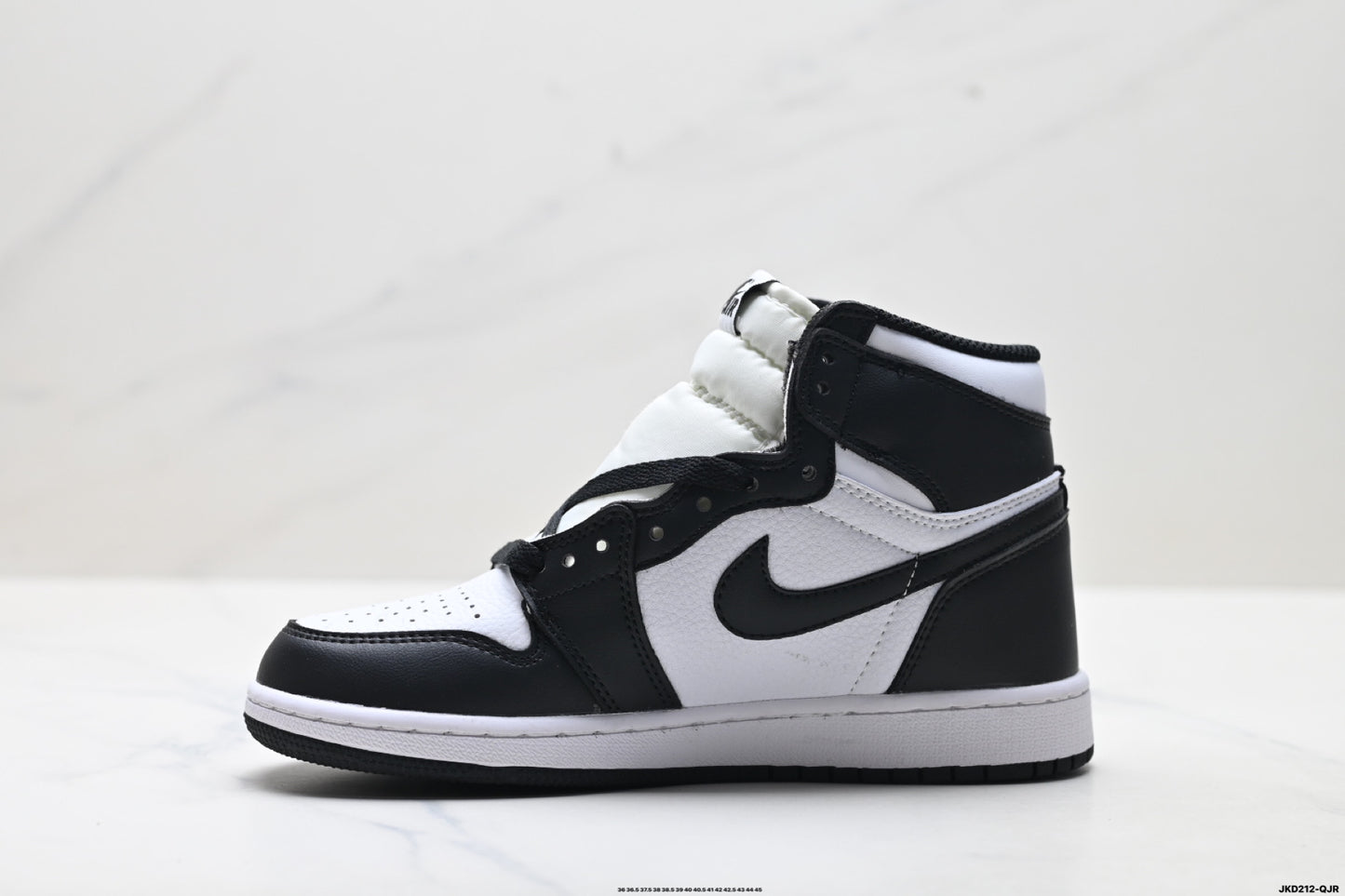 Air Jordan 1 Retro High Black White