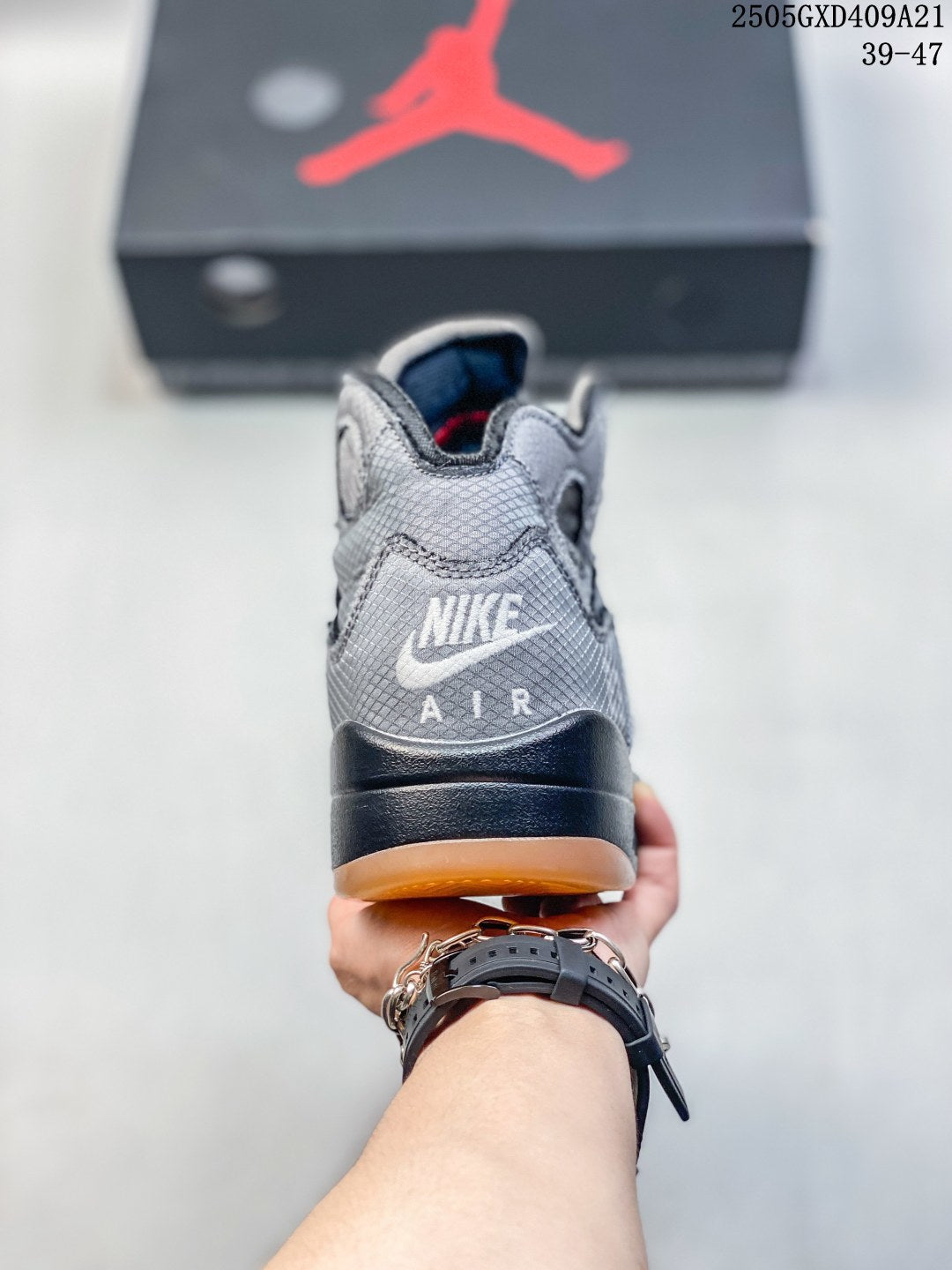 Air Jordan 5 Retro Grey