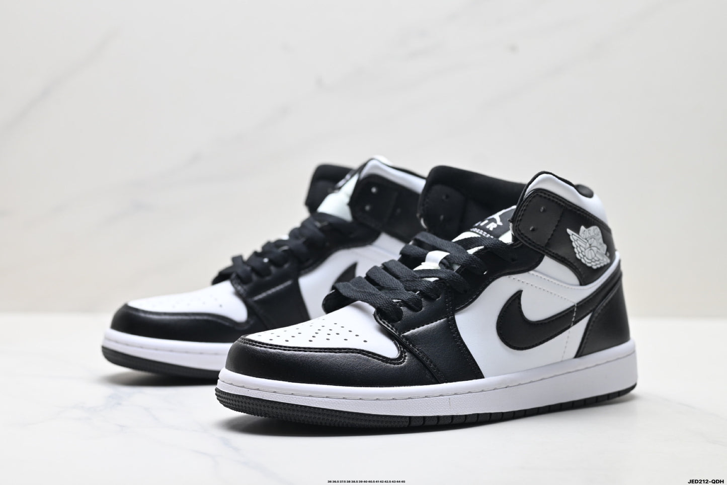 Air Jordan 1 Retro Mid Black White