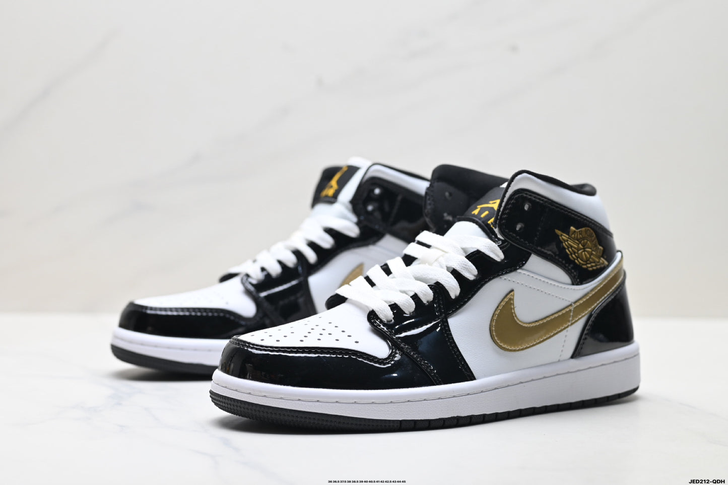 Air Jordan 1 Retro Mid Black White Gold
