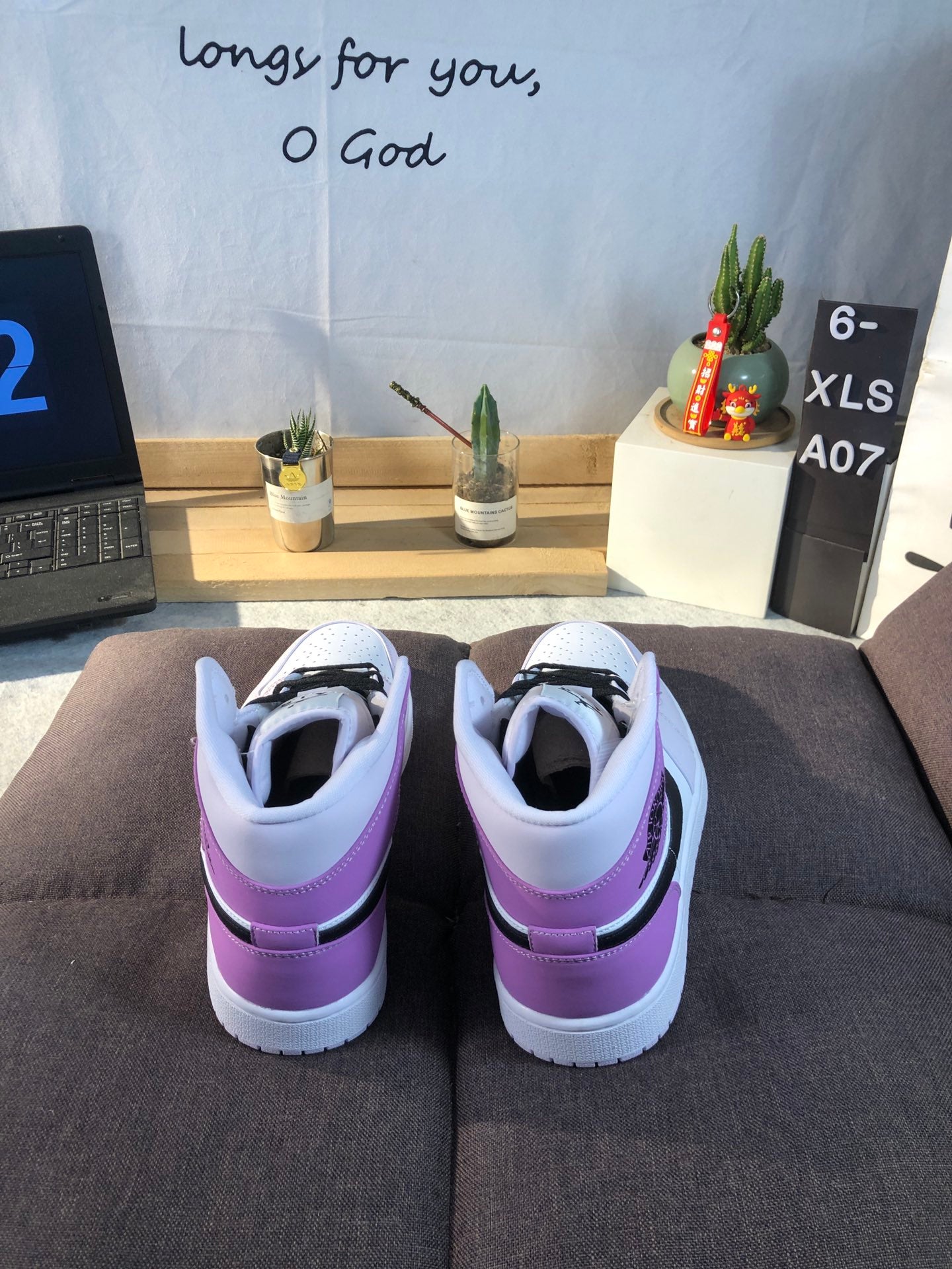 Air Jordan 1 Retro Mid Gradient Purple