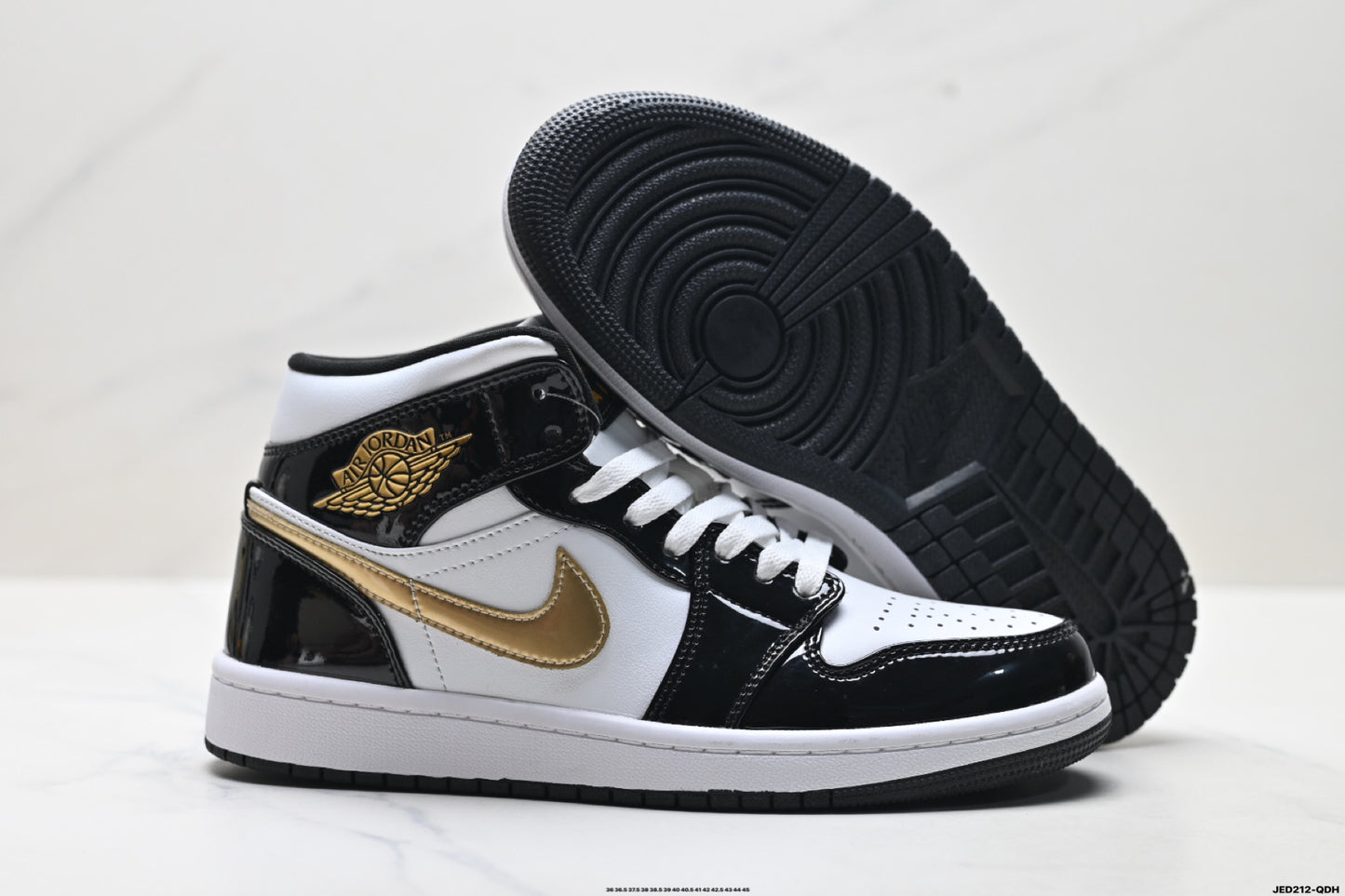 Air Jordan 1 Retro Mid Black White Gold