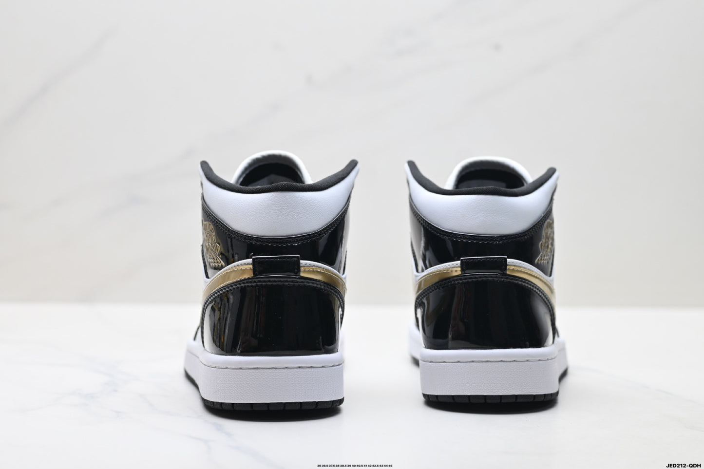 Air Jordan 1 Retro Mid Black White Gold