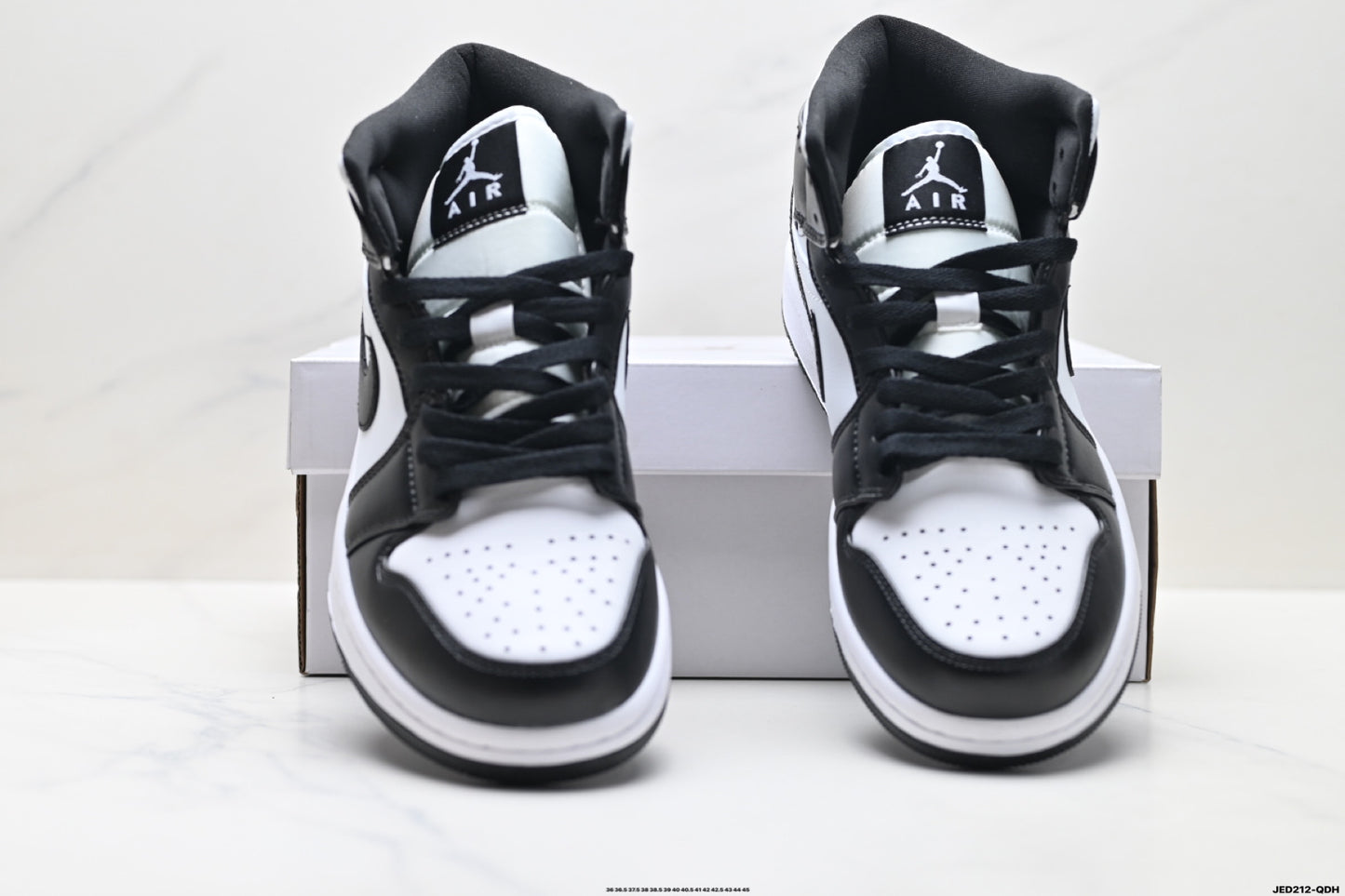 Air Jordan 1 Retro Mid Black White