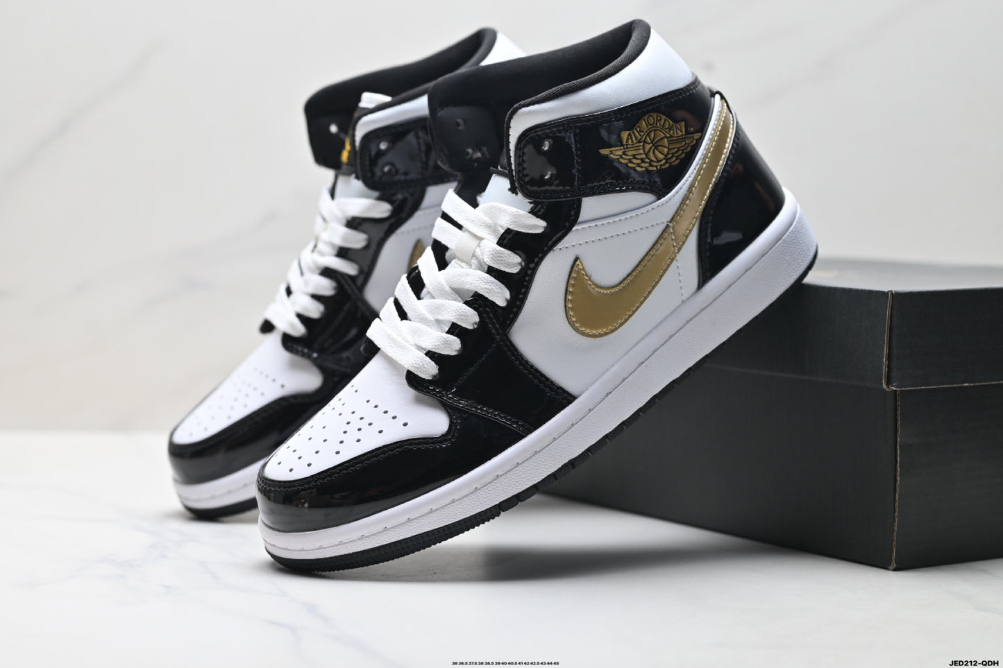 Air Jordan 1 Retro Mid Black White Gold