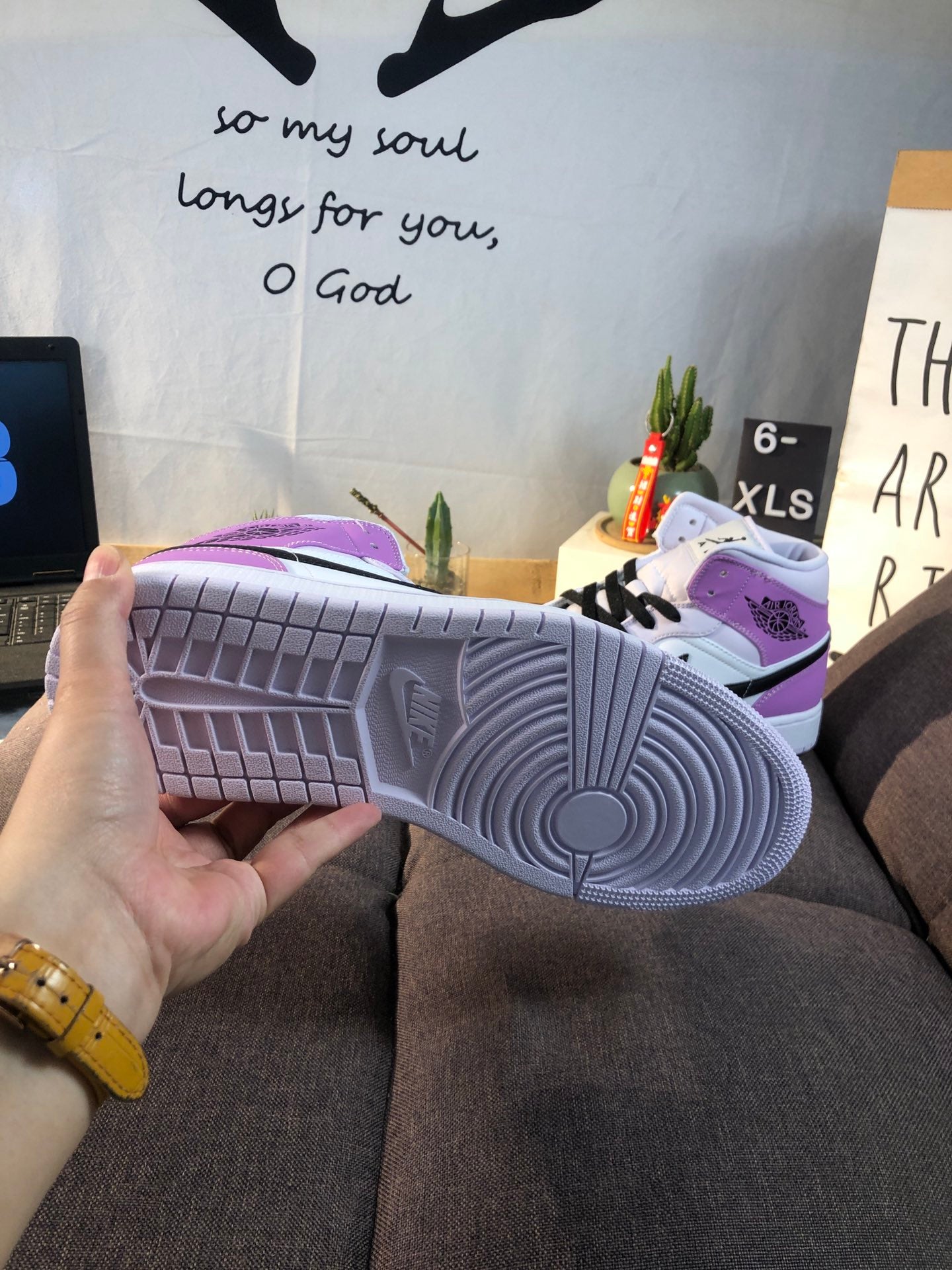 Air Jordan 1 Retro Mid Gradient Purple