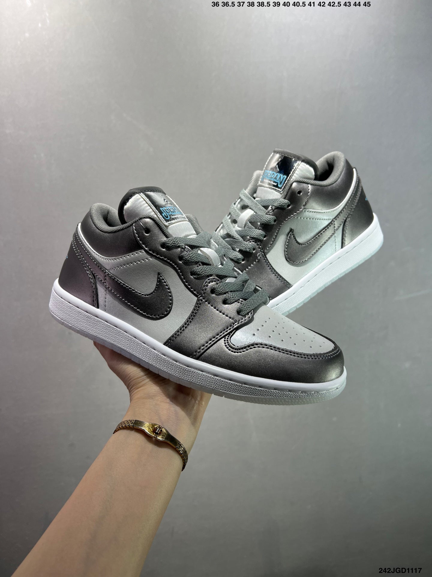 Air Jordan 1 Retro Low Grey Silver